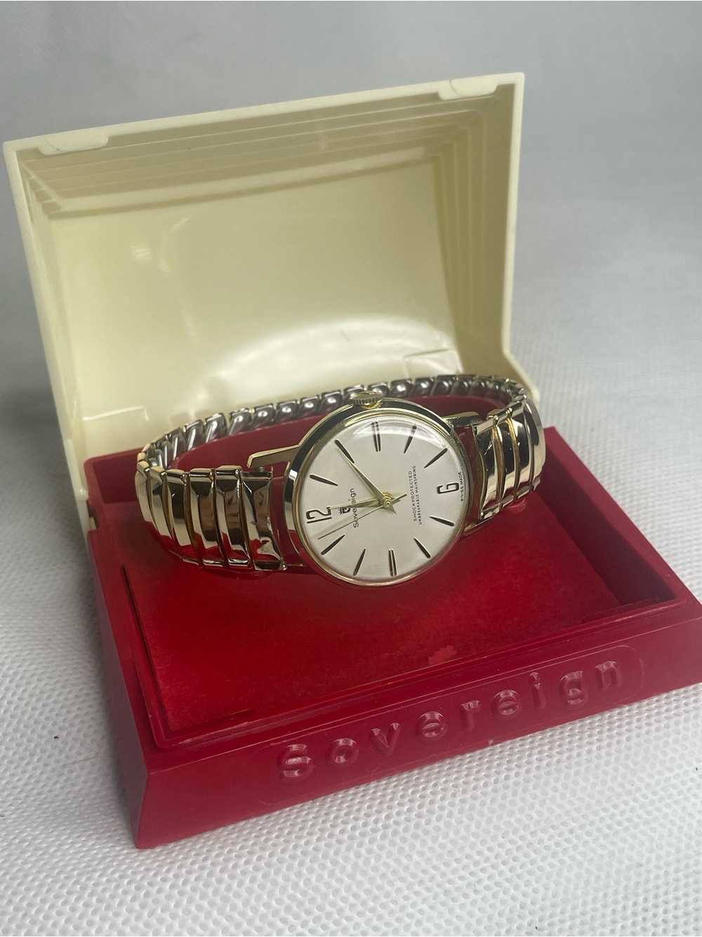 VTG Sovereign 17 Jewel Gold Tone Watch Shock Protect Unbreakable Spring Swiss